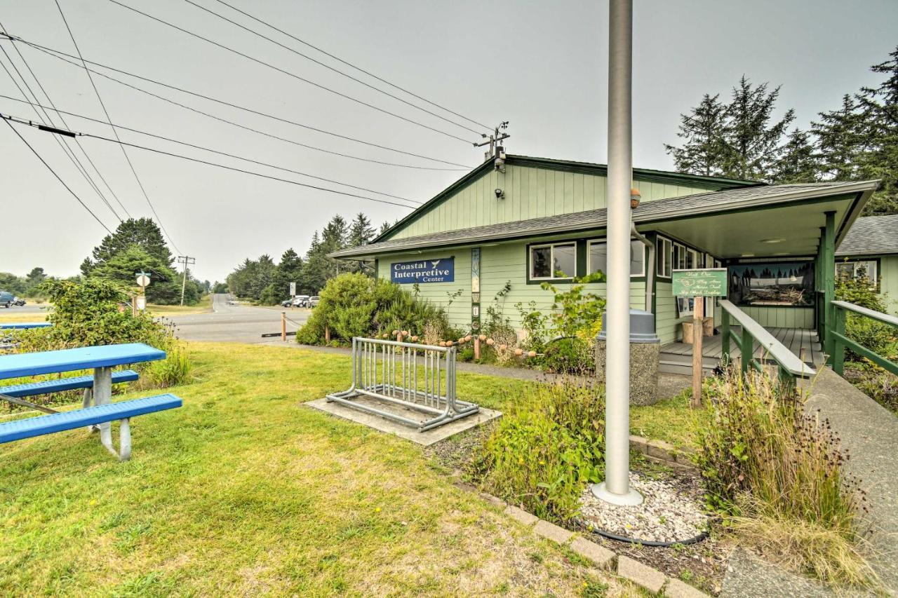 Waterfront Getaway With Private Hot Tub, Grill, Dock Βίλα Ocean Shores Εξωτερικό φωτογραφία